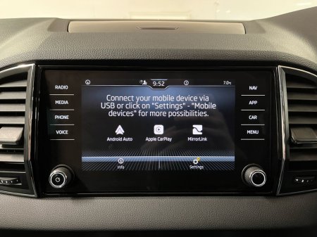 2023 Skoda Karoq Ambition 1.0TSI 110BHP - Parking Sensors - Climate Control - Cruise Control - Auto Lights/Wipers - Apple CarPlay/Android Auto €29,950 thumbnail