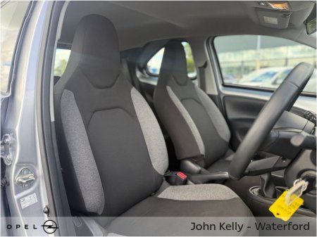 2023 Toyota Aygo X 1.0 Pulse €13,995 thumbnail