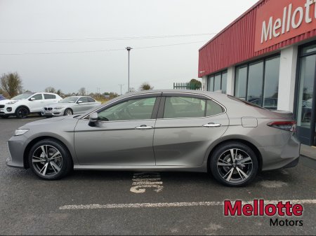 2022 Toyota Camry - view 3