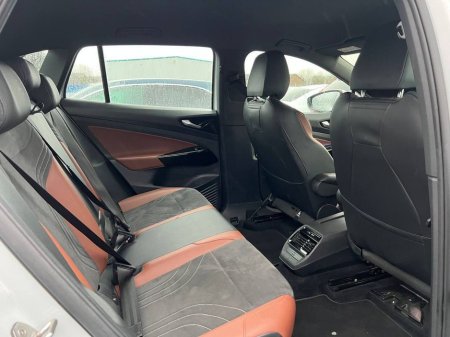 2021 Volkswagen ID.4 PRO LIFE 77KWH // 19" DIAMOND CUT ALLOYS // APPLE CARPLAY/ANDROID AUTO // PARKING SENSORS €21,900 thumbnail