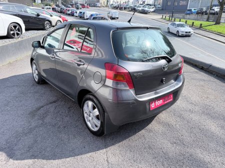 2009 Toyota Yaris - thumbnail 10