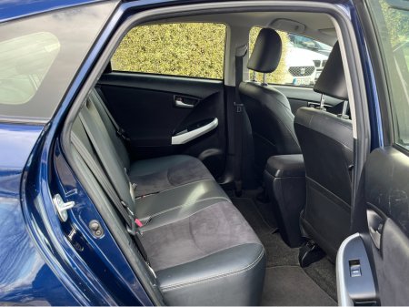 2015 Toyota Prius - thumbnail 10