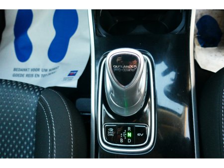 2020 Mitsubishi Outlander - thumbnail 17