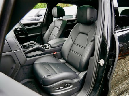 2025 Porsche Cayenne - thumbnail 15