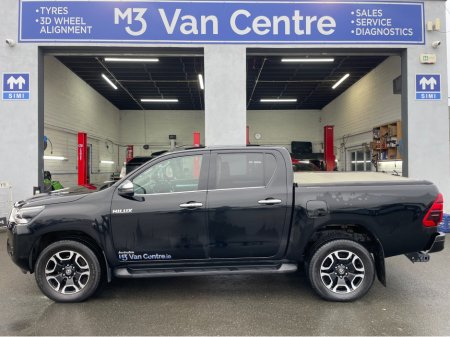 2021 Toyota Hilux 2021 TOYOTA HILUX 2.4 D-4D INVINCIBLE 4WD CREW CAB €28,950 thumbnail