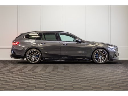 2025 BMW 5 Series - photo 6