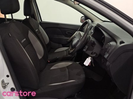 2015 Dacia Sandero Stepway TCe 90 S&S SIGNATURE €10,380 thumbnail