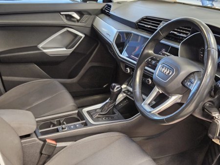 2022 Audi Q3 45 TFSI E S Tronic SE €27,950 thumbnail