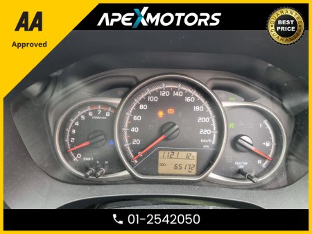 2017 Toyota Yaris - thumbnail 4