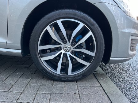 2020 Volkswagen E-Golf 136BHP 5DR AUTO E-GOLF , €16,450 thumbnail