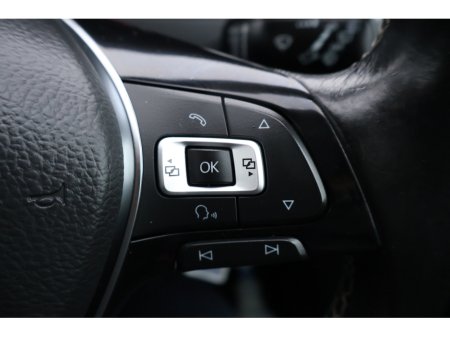 2016 Volkswagen Golf LOUNGE Low Mileage Huge Spec €13,995 thumbnail