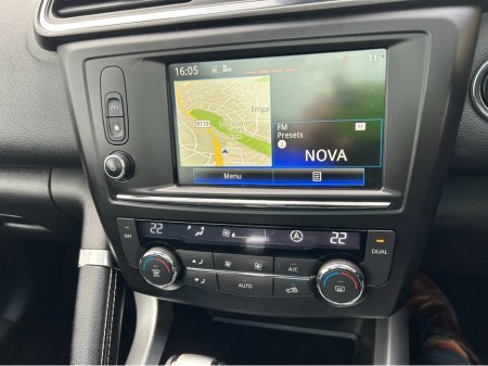 2017 Renault Kadjar AUTOMATIC///ONLY 99000KLMS//I OWNER IRISH CAR///NCT 2027///TAX 190E///TOP OF THE RANGE SIGNATURE MODEL///PAN ROOF///SAT NAV//REVERSE CAMER///STUNNING CAR €14,950 thumbnail