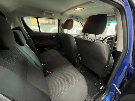 2014 Suzuki Swift - thumbnail 11