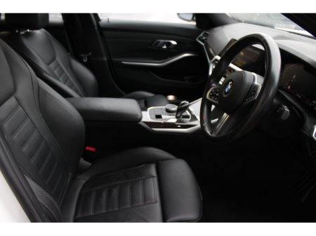 2019 BMW 3 Series 2.0D X-DRIVE M-SPORT PRO PLUS 4DR SALOON AUTO // 1 OWNER WITH ONLY 91,000 KM'S // BUY WITH CONFIDENCE AA AND SIMI APPROVED DEALER 2026 // FINANCE ARRANGED // ALL TRADE INS WELCOME // €33,950 thumbnail