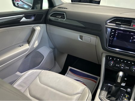 2021 Volkswagen Tiguan - thumbnail 17