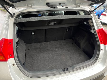 2014 Toyota Auris TERRA 1.3 PETROL //LOW MILES// thumbnail