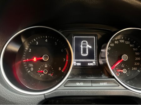 2015 Volkswagen Polo 2015 auto €10,495 thumbnail