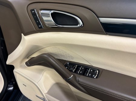 2012 Porsche Cayenne - thumbnail 10