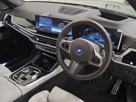 2026 BMW X5 xDrive50e M Sport thumbnail