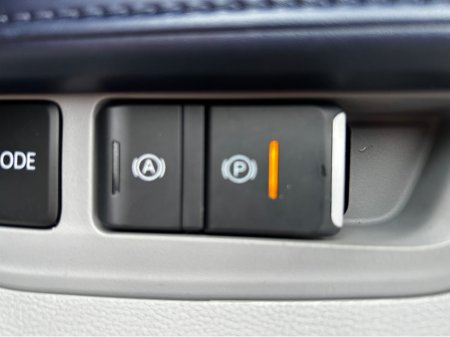 2026 Maxus Deliver 9 FWD LUX MODEL thumbnail