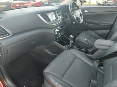 2016 Hyundai Tucson 1.7 PREMIUM BLD 116PS 5 5DR €10,950 thumbnail