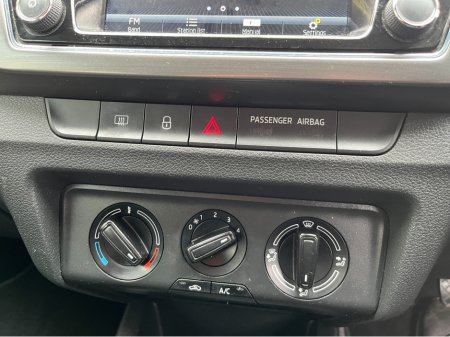 2018 Skoda Fabia ESTATE STYLE 1.0 MPI PETROL //KEYLESS ENTRY//CARPLAY//SKODA SERVICE HISTORY// €11,950 thumbnail