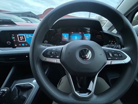 2021 Volkswagen Golf 1.0 TSI 90HP €19,850 thumbnail