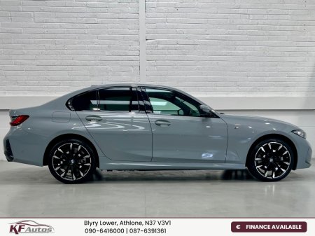 2025 BMW 3 Series - thumbnail 5