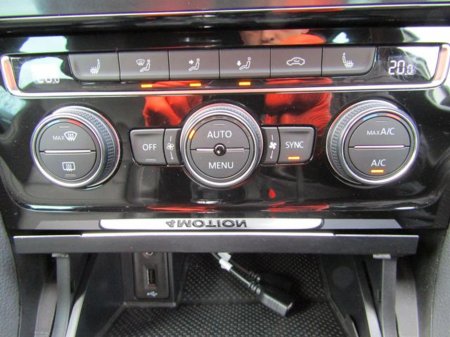 2015 Volkswagen Golf GOLF R ESTATE AWD 5DR Auto €21,950 thumbnail