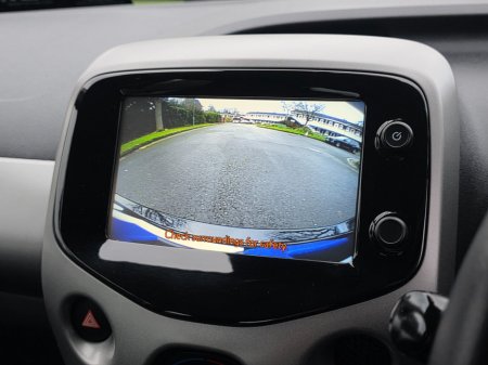 2017 Toyota Aygo 1.0 VVT-i x-play+ €8,450 thumbnail