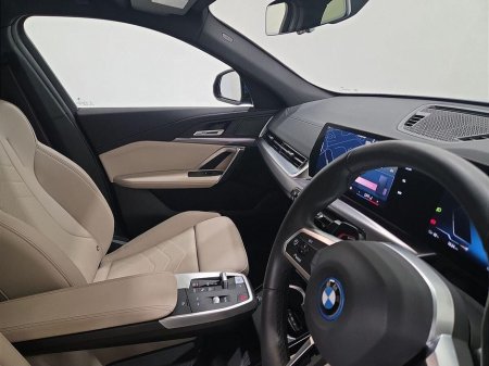 2025 BMW iX2 - thumbnail 12