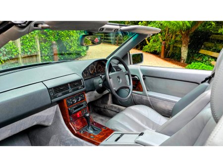 1991 Mercedes-Benz 300 - view 3
