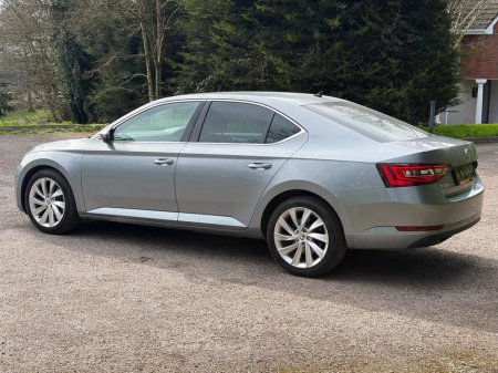 2016 Skoda Superb - thumbnail 5