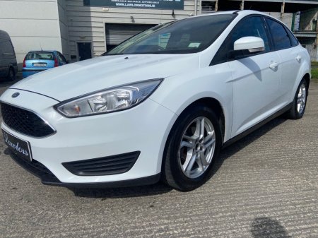 2016 Ford Focus - thumbnail 8