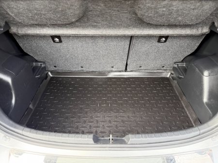 2020 Toyota Yaris - thumbnail 21