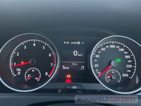 2017 Volkswagen Golf HIGHLINE , AUTO // LOW MILEAGE €17,950 thumbnail