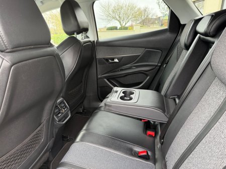 2019 Peugeot 3008 - thumbnail 18