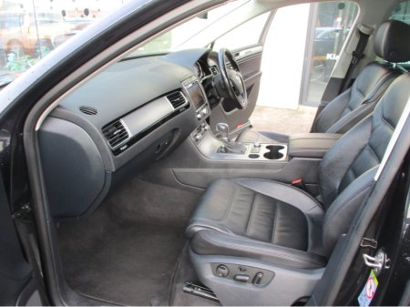 2018 Volkswagen Touareg CV 3.0 TDI 262B 262BHP V6 5DR AUTO €24,390 thumbnail