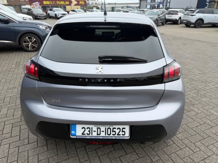 2023 Peugeot 208 - thumbnail 6