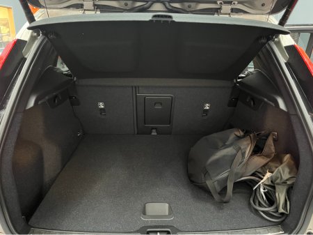 2020 Volvo XC40 €30950! 2020 VOLVO XC40 RECHARGE PLUG-IN HYBRID T5 1.5 AUTOMATIC / CRUISE CONTROL / 360° PARKING CAMERA / ELECTRIC MEMORY & HEATED SEATS / PANORAMIC SUNROOF / HEATED STEERING WHEEL / APPLE CARPLAY €30,950 thumbnail