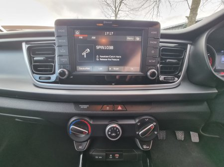 2019 Kia Rio - thumbnail 21