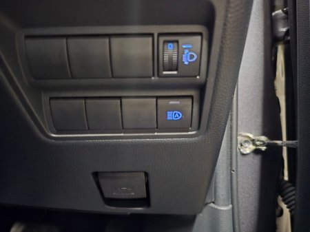 2021 Toyota Yaris - thumbnail 18