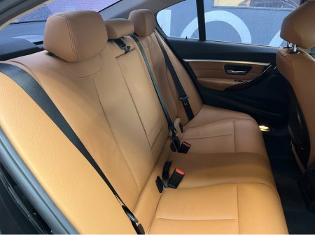 2019 BMW 3 Series 2019 BMW 320D LUXURY 2.0 AUTOMATIC / CRUISE CONTROL / REVERSE CAMERA / ELECTRIC MEMORY & HEATED SEATS AND MORE thumbnail