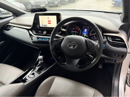 2023 Toyota C-HR HYBRID..Keyless Entry..Apple CarPlay €22,750 thumbnail