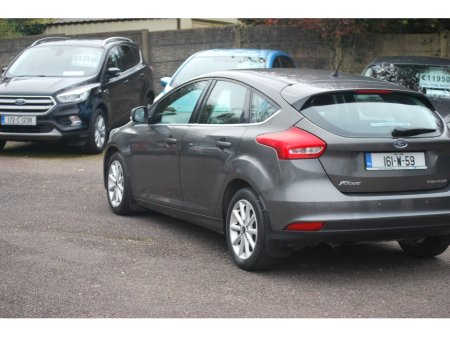 2016 Ford Focus - thumbnail 6