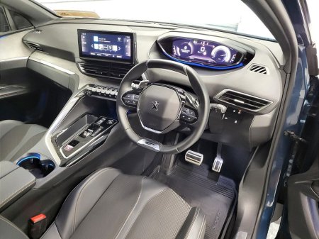 2024 Peugeot 3008 1.2 Hybrid 136bhp E-DCS6 GT €34,975 thumbnail