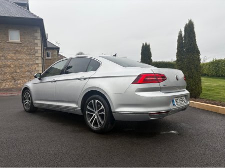 2018 Volkswagen Passat - thumbnail 4