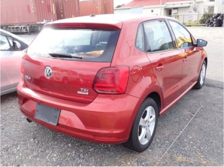 2016 Volkswagen Polo 1.2 TSI AUTOMATIC €11,450 thumbnail