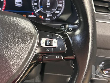 2018 Volkswagen Tiguan 2.0 TDI HIGH LINE 4WD - FULL BLACK LEATHER HEATED SEATS FRONT AND BACK - DIAMOND CUT FACTORY ALLOY WHEELS - CRUISE CONTROL - REVERSE CAMERA €29,950 thumbnail