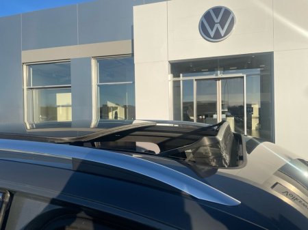 2025 Volkswagen Tiguan R-LINE 75 2.0TDI DSG 150HP €54,975 thumbnail